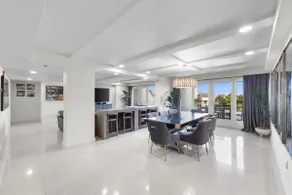 Amazing 4th floor beachfront condo wonderful views - Image 3