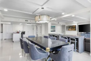 Amazing 4th floor beachfront condo wonderful views - Image 2