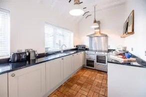 Solebay House, Tunstall - Image 4