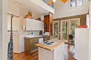Unique Treehouse near the Village sleeps 6 guests - Image 5