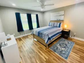 Hues of Blue 2BR 2BA Home on Quiet Street - Image 4