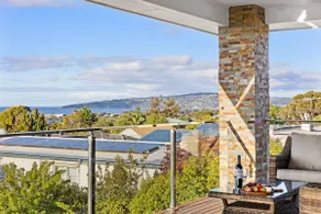 The Dromana Beach House - Stunning Views - Image 3