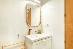 Bright apartment near the historic center by REMS - Image 3