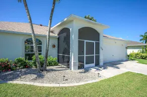 Cape Haven - Southern Facing Pool Area - Image 3