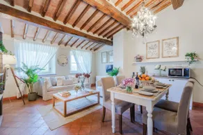 Elisa Farmhouse Apartment in Wine Resort in Lucca - Image 4