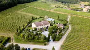 Elisa Farmhouse Apartment in Wine Resort in Lucca - Image 2