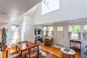 Charming Cottage Retreat in Rosendale - Image 2