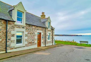 Hill Crest - Clifftop Escape with Sea View - Image 3