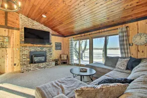 Pelican Lake Getaway on Stunning Peninsula! - Image 2