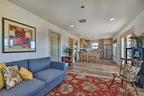 Dog-Friendly Apartment ~ 32 Mi to Fort Worth! - Image 5