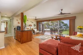 Appartement en copropriété entièrement équipé avec barbecue, jardin et piscine privée | Vue ville - Image 3