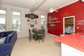 Spacious condo just minutes to the sports complex, ferry launch & Cedar Point! - Image 2