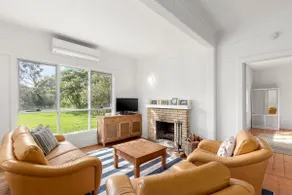 Springs Beach House - Image 2
