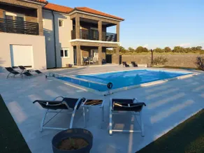Villa Ela with heated pool - Image 2
