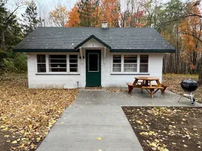 Red Tree Resort Cabin 1 - Image 5