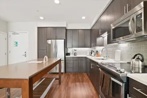Modern 2BR Perfect for G00gle w/Parking, Pool & Gym - Image 5