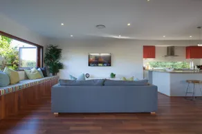 Green House - Image 5