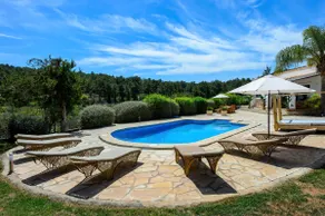 Villa with private pool, garden & terrace - Image 5