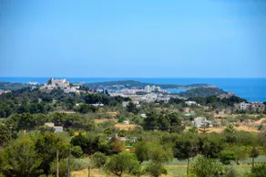 Villa with private pool, garden & terrace - Image 3
