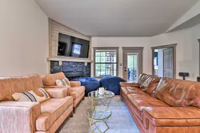 Graford Cabin w/ Rooftop Deck & Lake Views! - Image 3