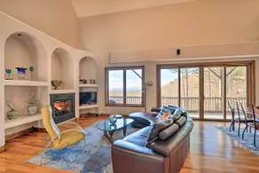 Expansive Murphy Retreat w/ Mountain Views! - Image 2