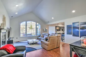 Alluring Home w/ Fire Pit < 1/2 Mi to OIT! - Image 5