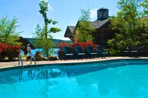 Mansion on lake with hot tub & stunning views. - Image 2
