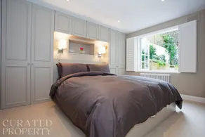 Luxury 2-Bed Marylebone Georgian House with Private Garden & Office - Image 5