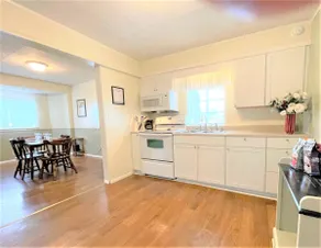 High - Family Neighborhood, Pet Friendly - Image 4