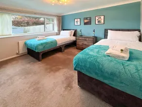 Beautiful Spacious Property | Private Gated Drive - Image 3