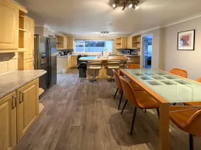 Beautiful Spacious Property | Private Gated Drive - Image 5