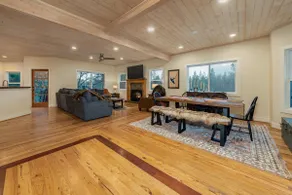 Murph Lodge- AC, Hot Tub, Pool Table - Image 4