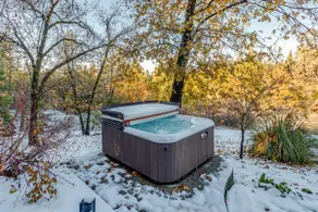 Murph Lodge- AC, Hot Tub, Pool Table - Image 5