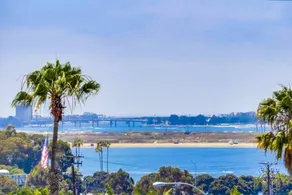 Erie # 102 · Takterrass med havsutsikt i Mission Bay - Image 3
