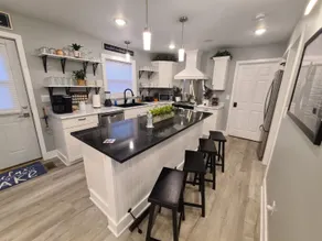 Newly Built Waterfront home w/Amazing Views - Image 4
