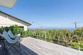 Couples Corner - A Stylish Bay View Retreat - Image 5