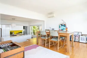 Couples Corner - A Stylish Bay View Retreat - Image 4
