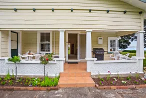 Whare Nui on Rennie - Thames Holiday Home - Image 2