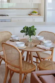 Pelican Waters - Apartment 7 - Image 2