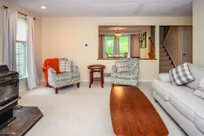 5 min to Canandaigua Lake, Hiking, Private Trails - Image 3