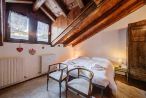 Le Meublè near the train station, close to Ski shuttle bus - Happy Rentals - Image 5