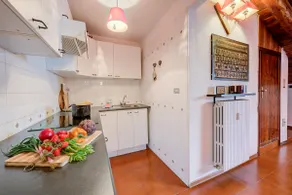 Le Meublè near the train station, close to Ski shuttle bus - Happy Rentals - Image 3