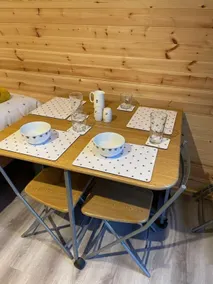 Craigmaddie Glamping - Bee (sleeps 6) - Image 3
