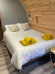 Craigmaddie Glamping - Bee (sleeps 6) - Image 2