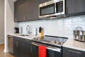 Modern 1BD | Metro Walking Distance - Image 3