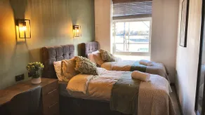 Luxury Two Bedroom Apartment - Image 5