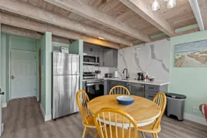 Corner View at Cedar Cove! Gulf View Downtown! - Image 4