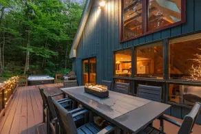 Bears Den Chalet | Ski Home, Ski Shuttle, Hot Tub! - Image 5