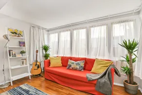 Beautiful Beach House near Conv Center - Image 3