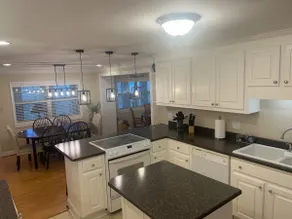 Walk to Downtown Blowing Rock- Upper Unit - Image 5